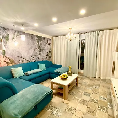 Apartment Luxury Townhouse Oasis Fanabe