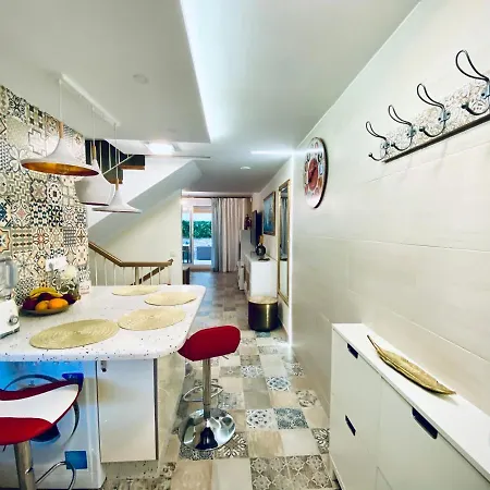 Luxury Townhouse Oasis Fanabe Apartment