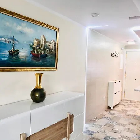 아파트 Luxury Townhouse Oasis Fanabe 아데제