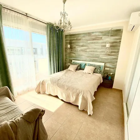 Luxury Townhouse Oasis Fanabe