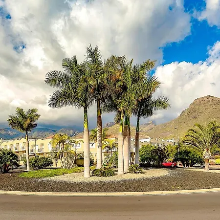 Апартаменты Luxury Townhouse Oasis Fanabe